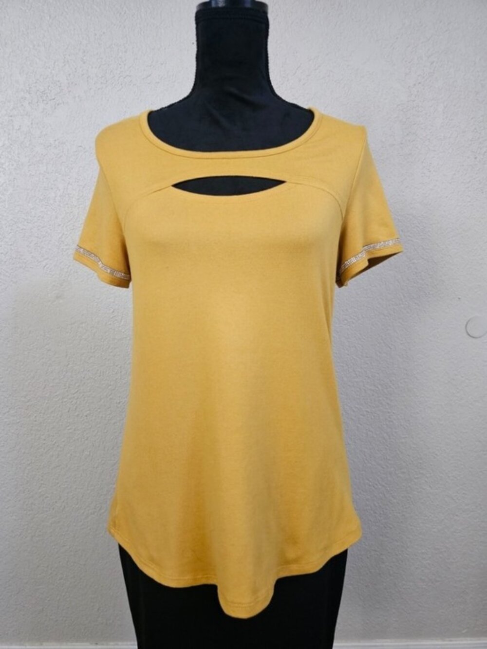 Mustard Short-Sleeve Cutout Women's Top M